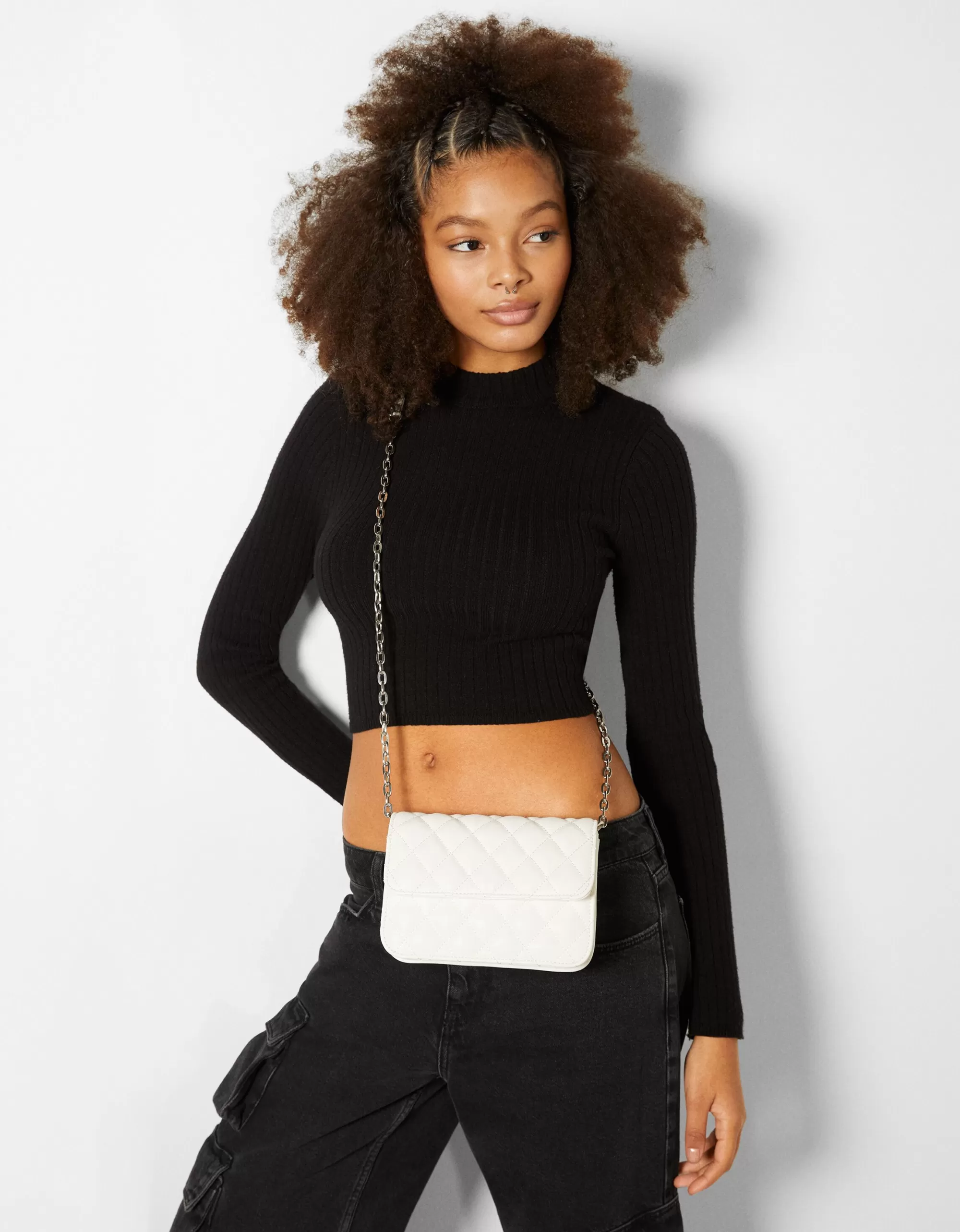 MUJER BERSHKA Bolso acolchado asa cadena