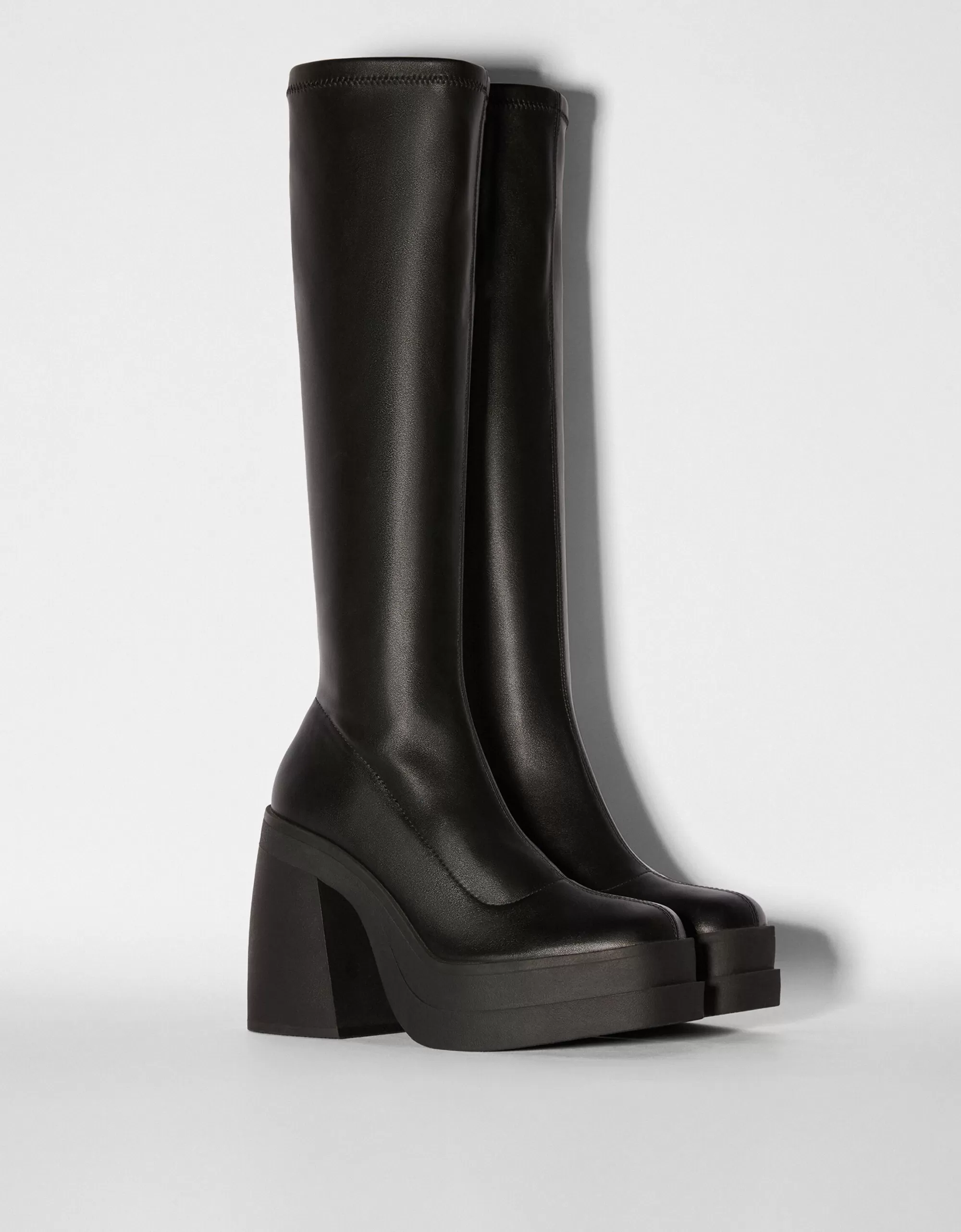 MUJER BERSHKA Botines tacón plataforma ajustados