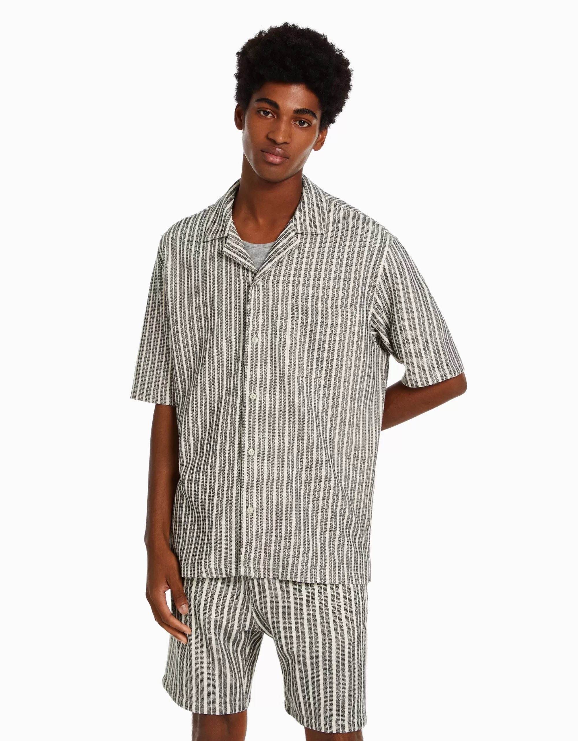 HOMBRE BERSHKA Camisa manga corta rústica rayas