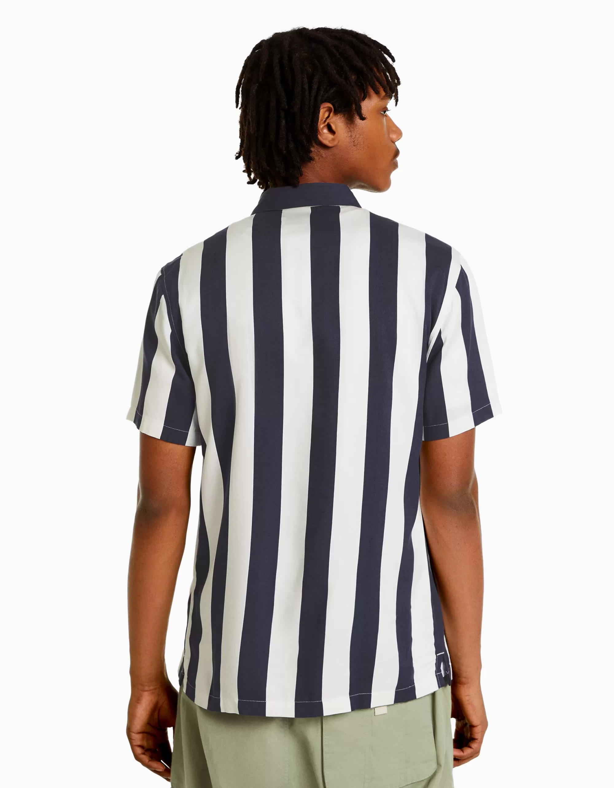 HOMBRE BERSHKA Camisa manga corta sarga rayas