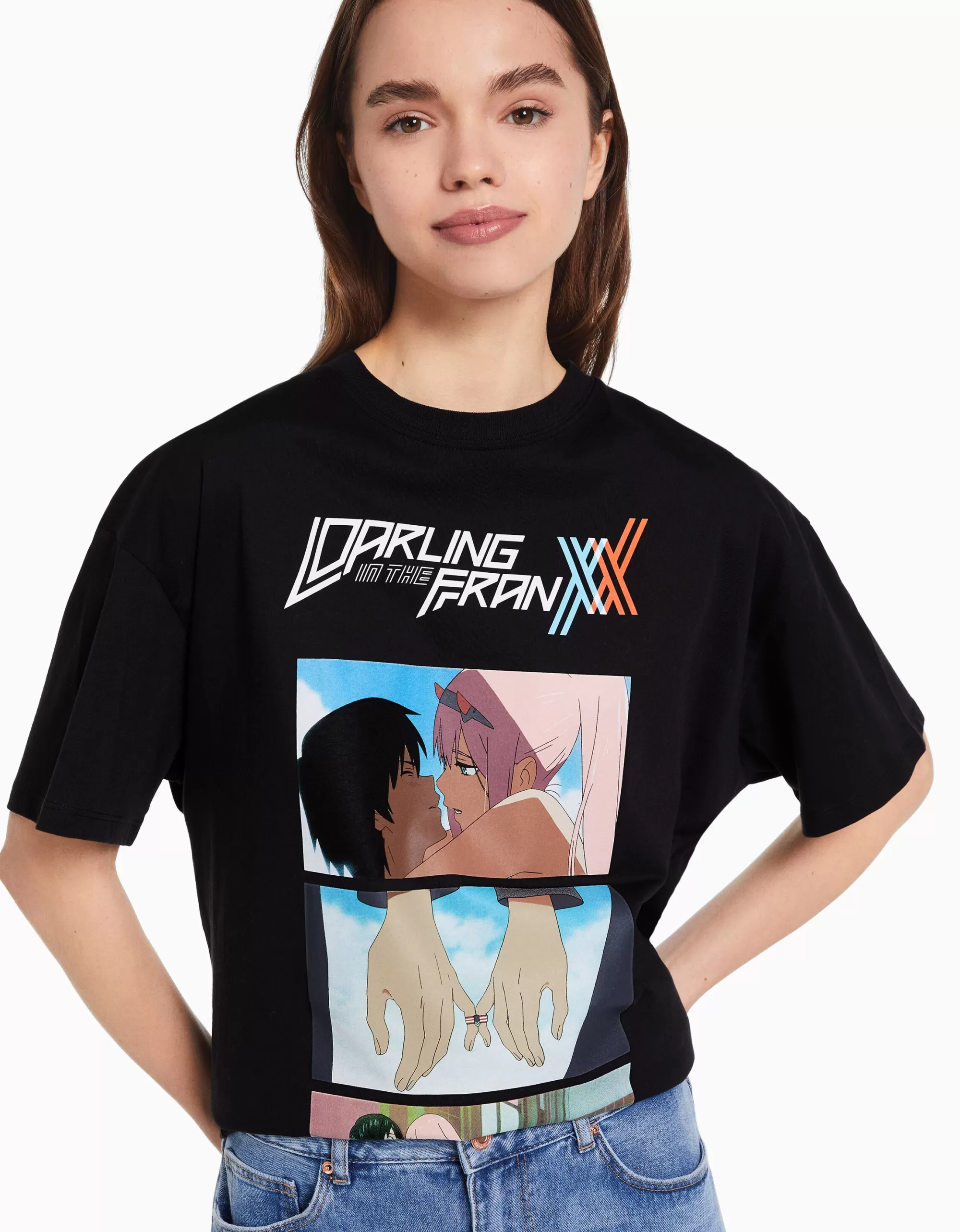 MUJER BERSHKA Camiseta manga corta print Darling in the Franxx