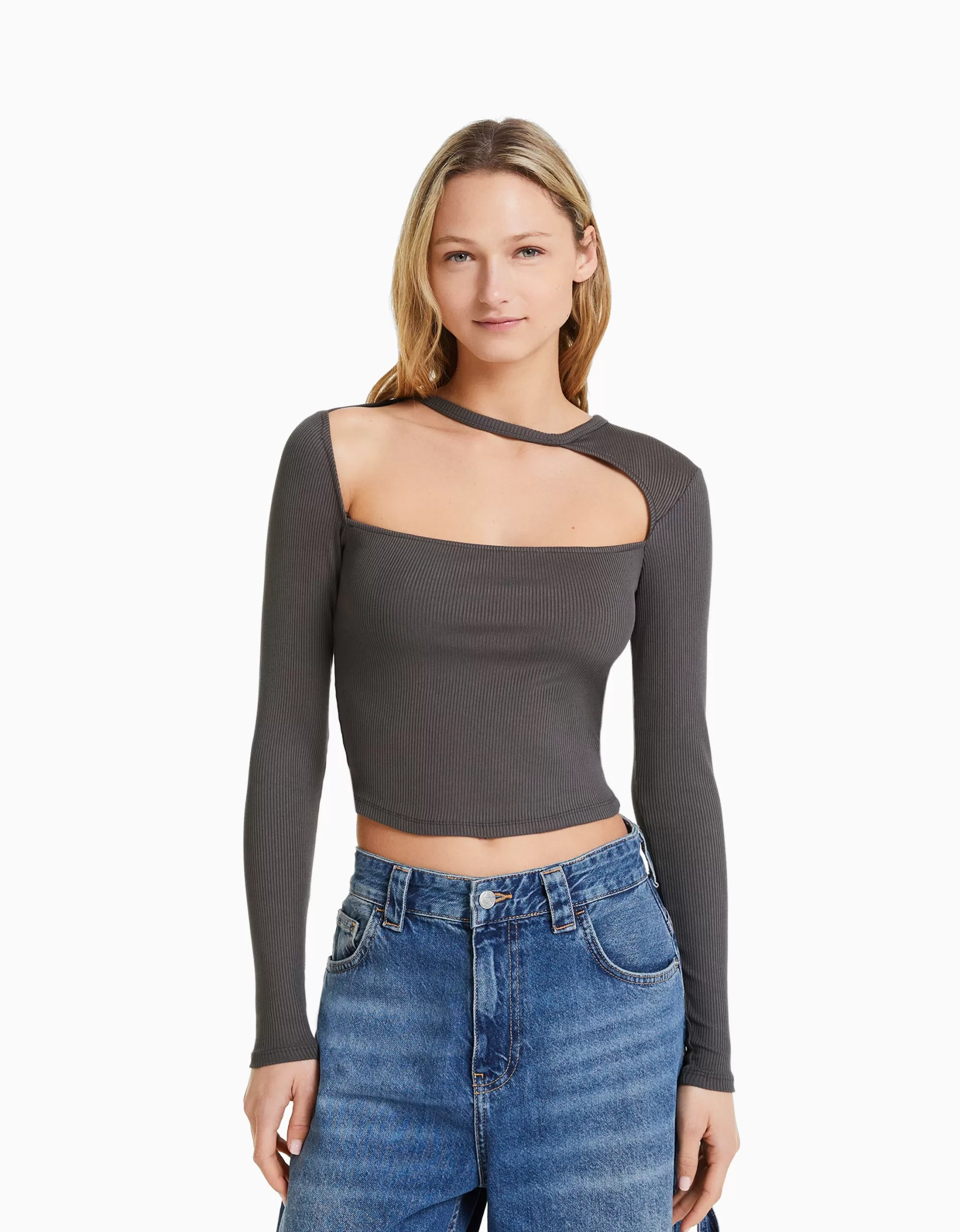 MUJER BERSHKA Camiseta manga larga escote asimétrico