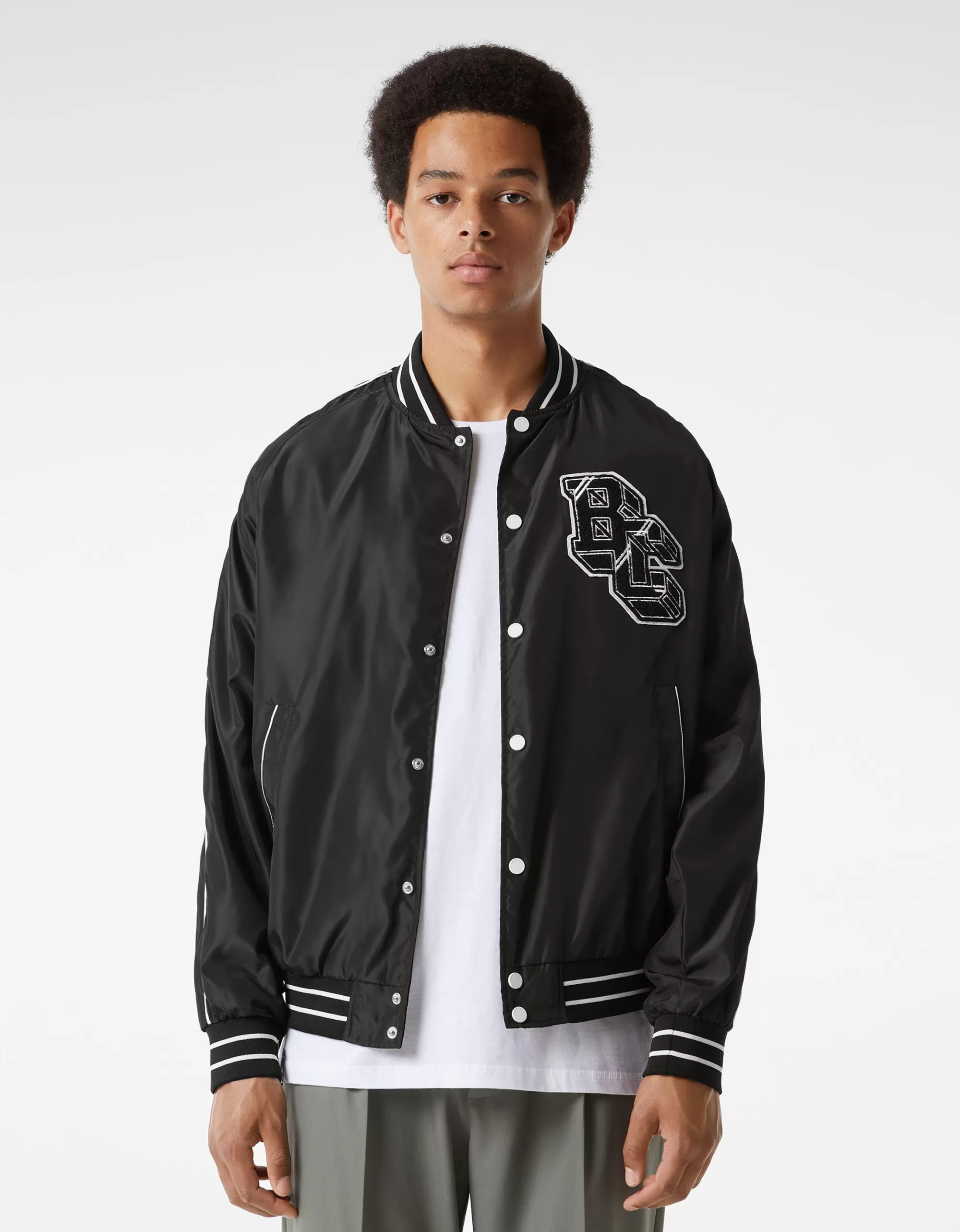 HOMBRE BERSHKA Cazadora ligera efecto nylon varsity