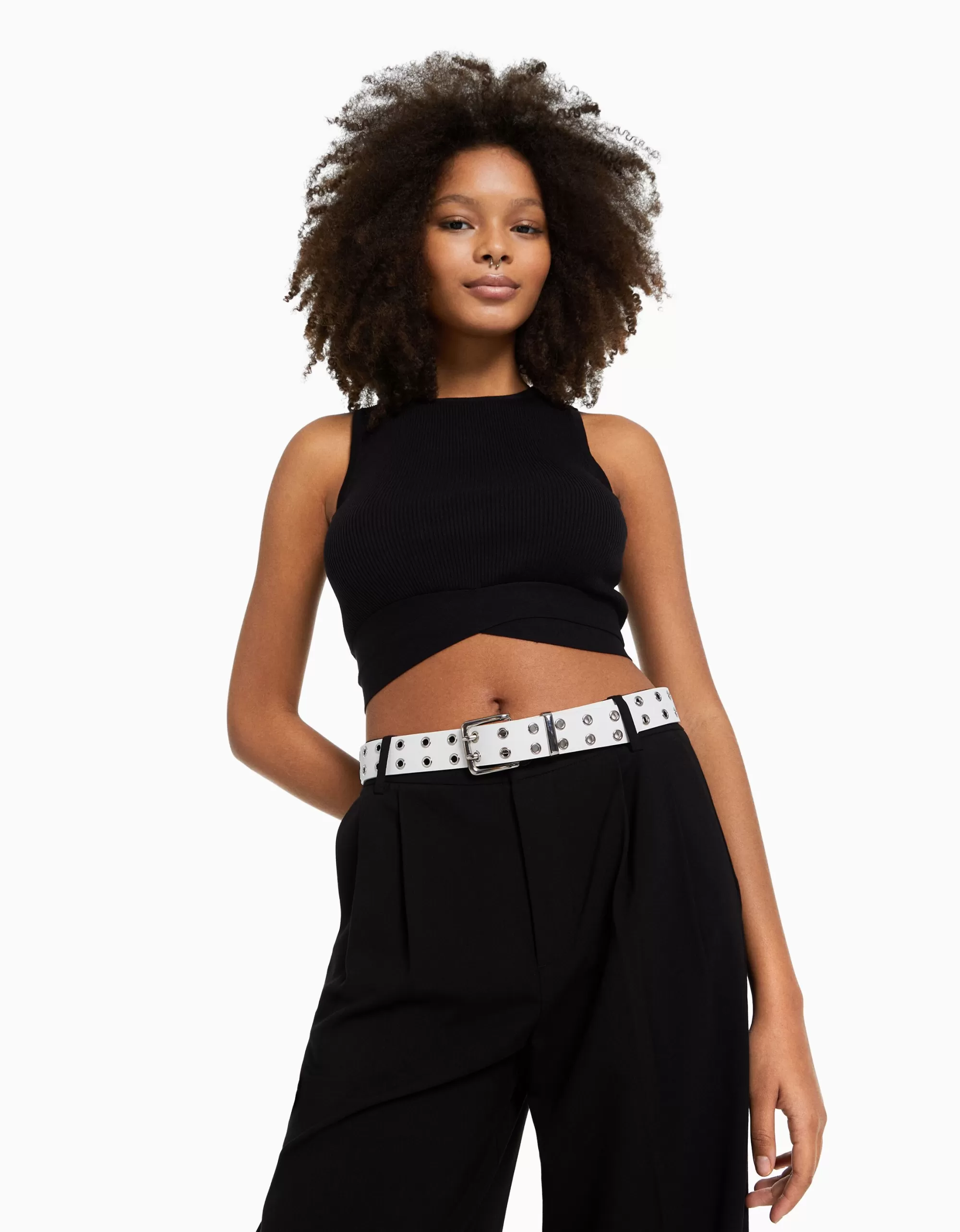 MUJER BERSHKA Cinturón efecto piel eyelets