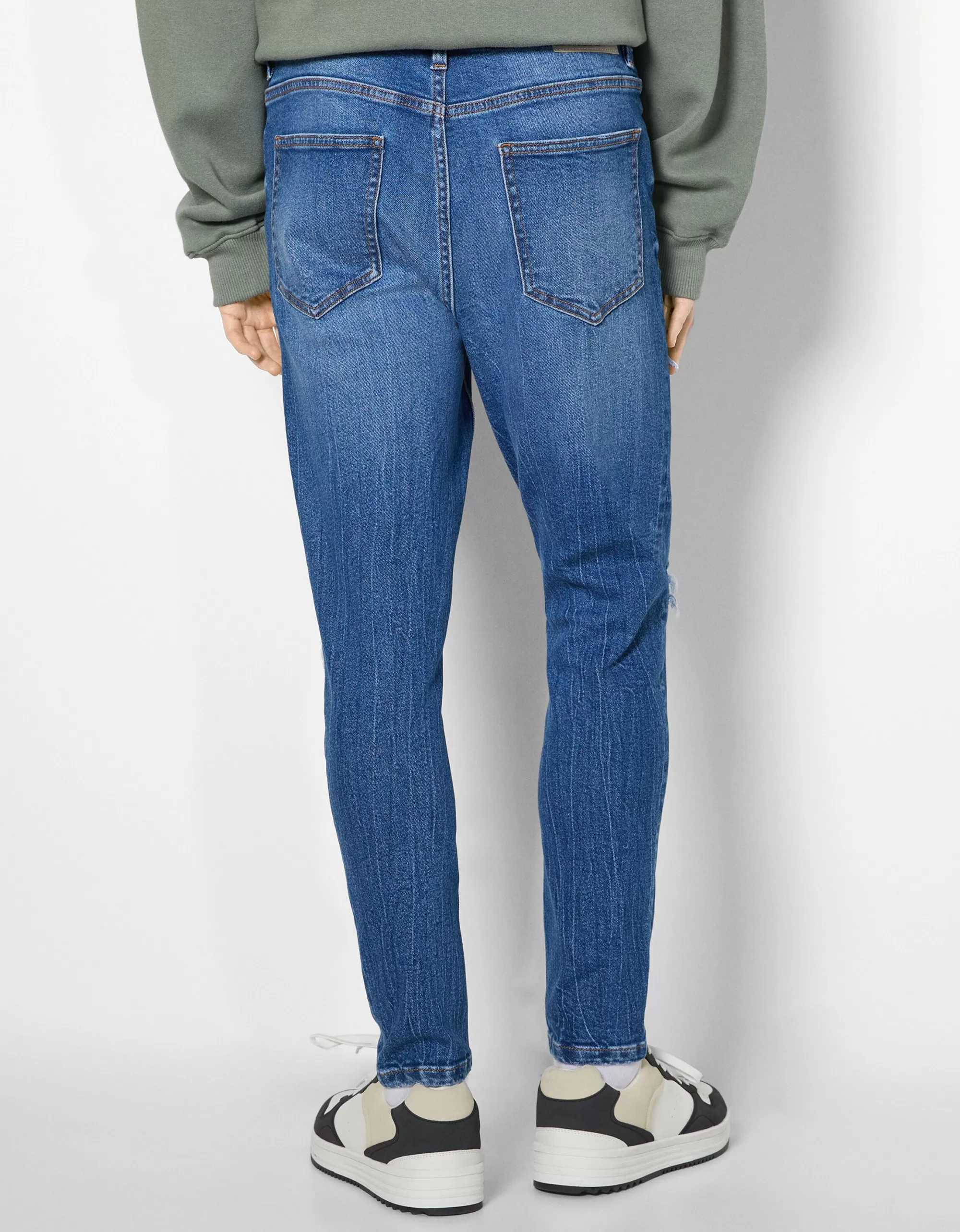 HOMBRE BERSHKA Jeans carrot rotos
