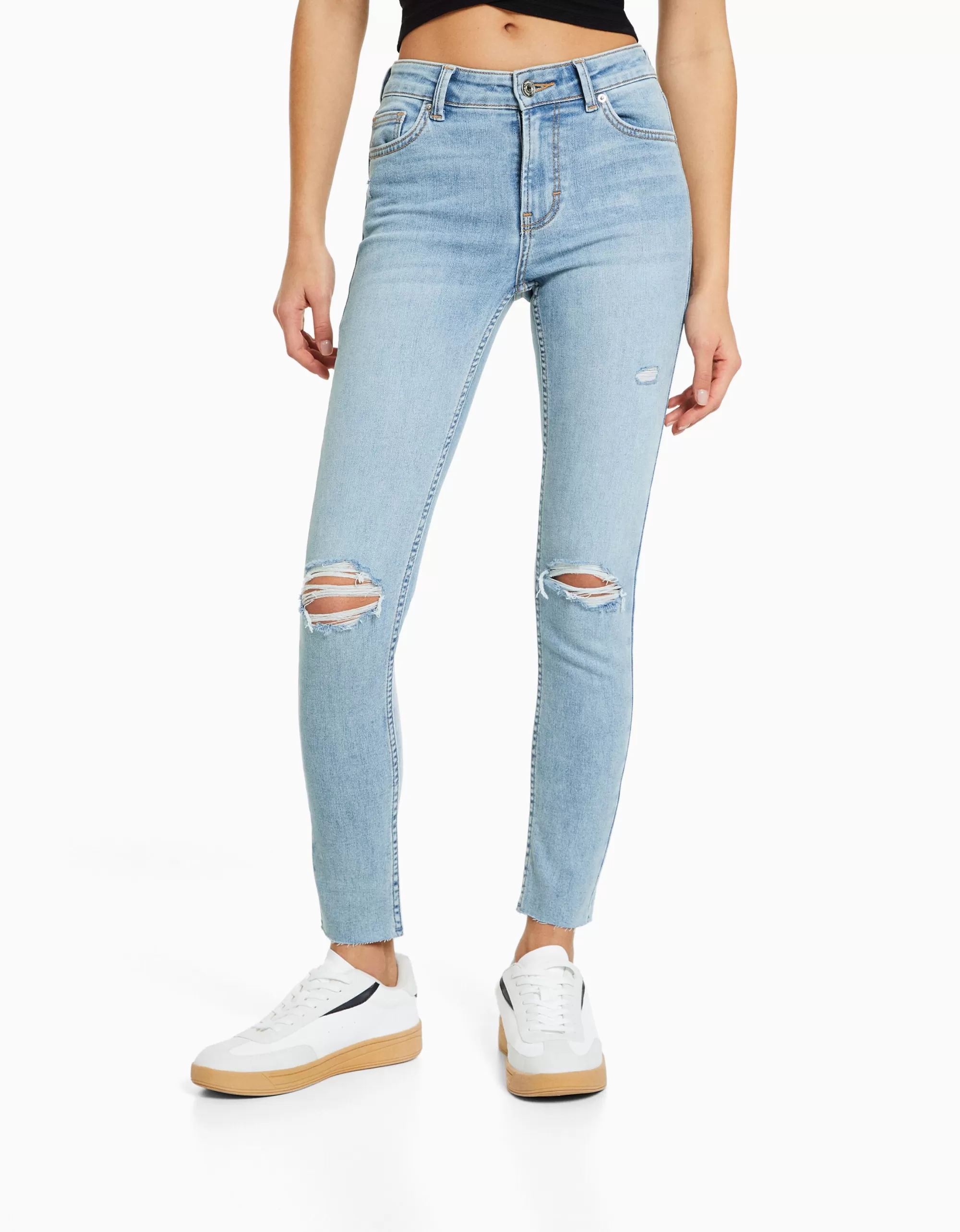 MUJER BERSHKA Jeans skinny vintage tiro bajo