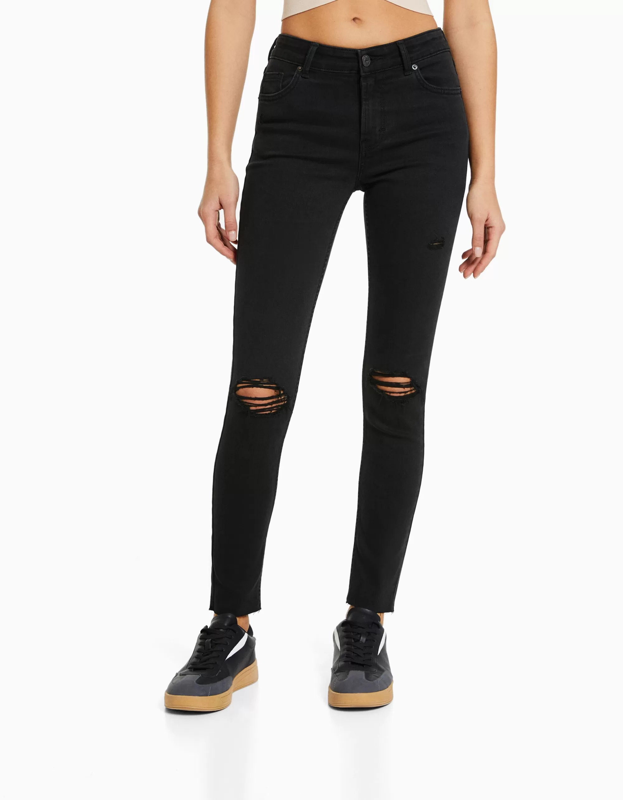 MUJER BERSHKA Jeans skinny vintage tiro bajo