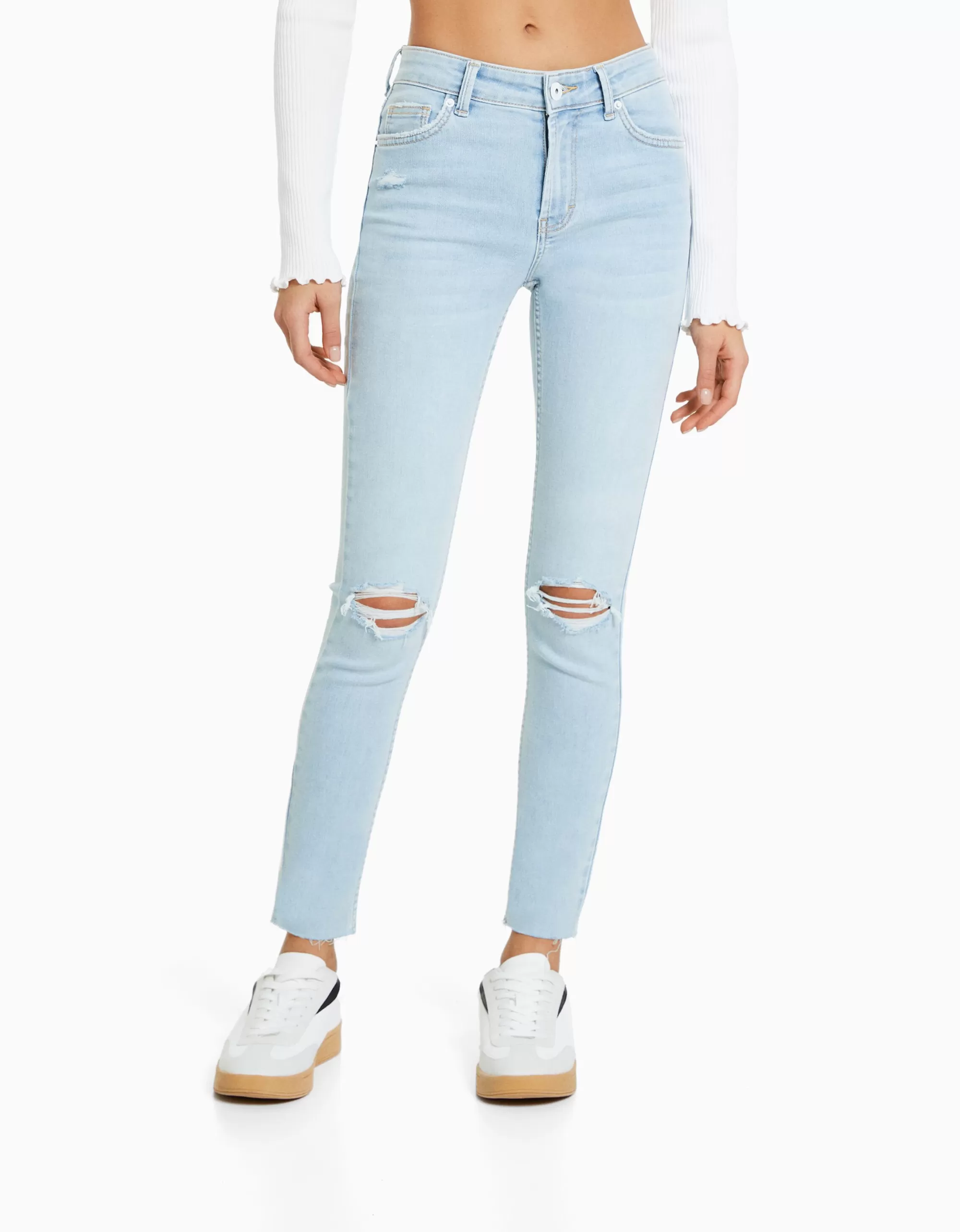 MUJER BERSHKA Jeans skinny vintage tiro bajo