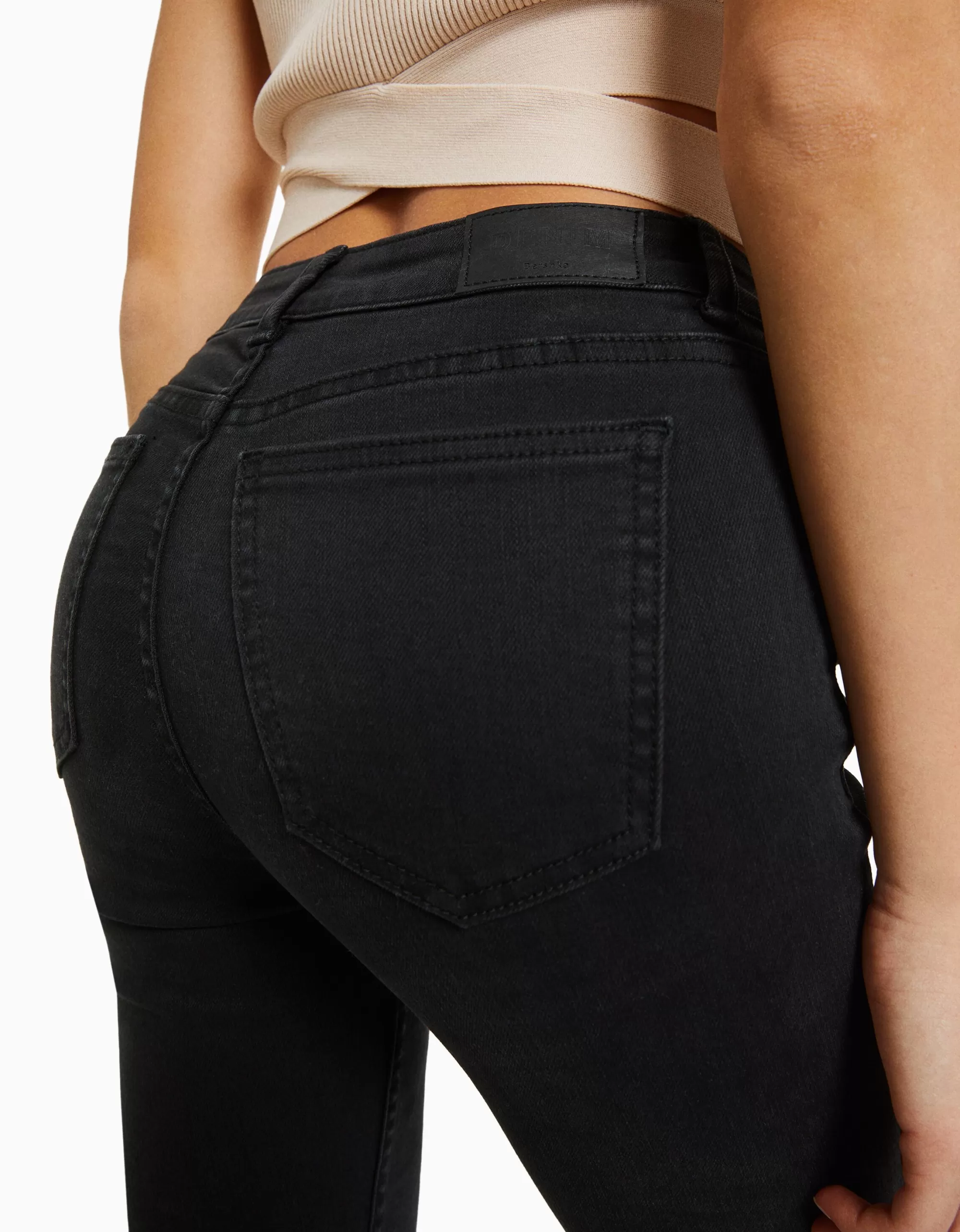 MUJER BERSHKA Jeans skinny vintage tiro bajo