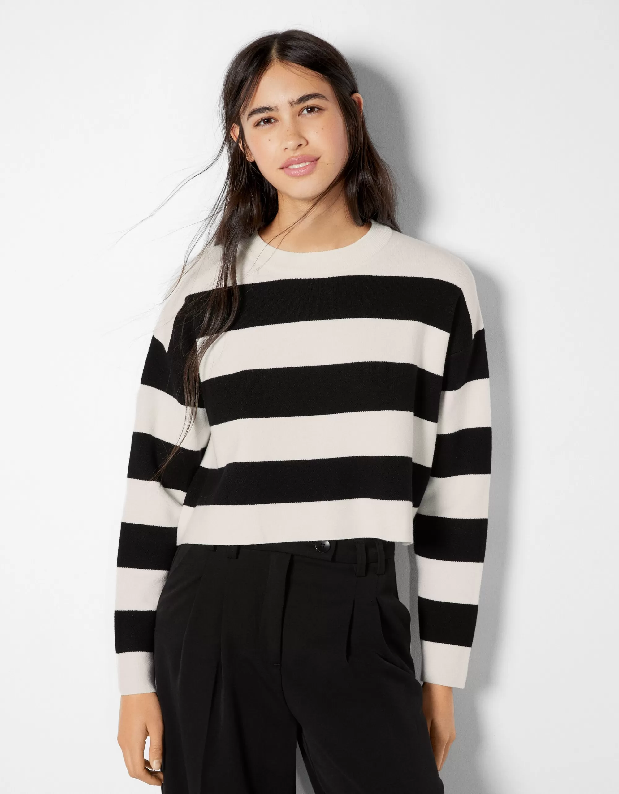MUJER BERSHKA Jersey cuello redondo punto