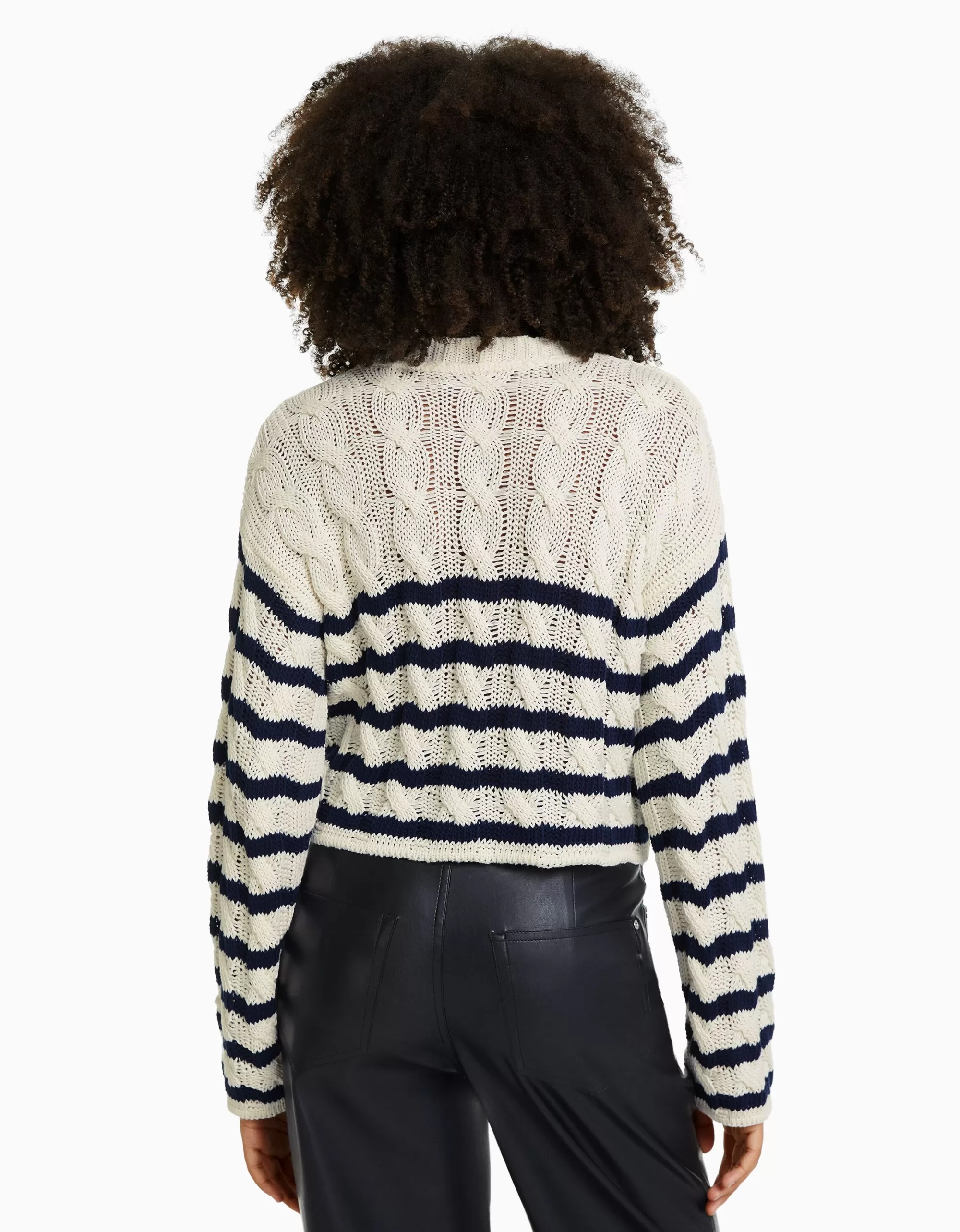 MUJER BERSHKA Jersey cuello redondo trenzas