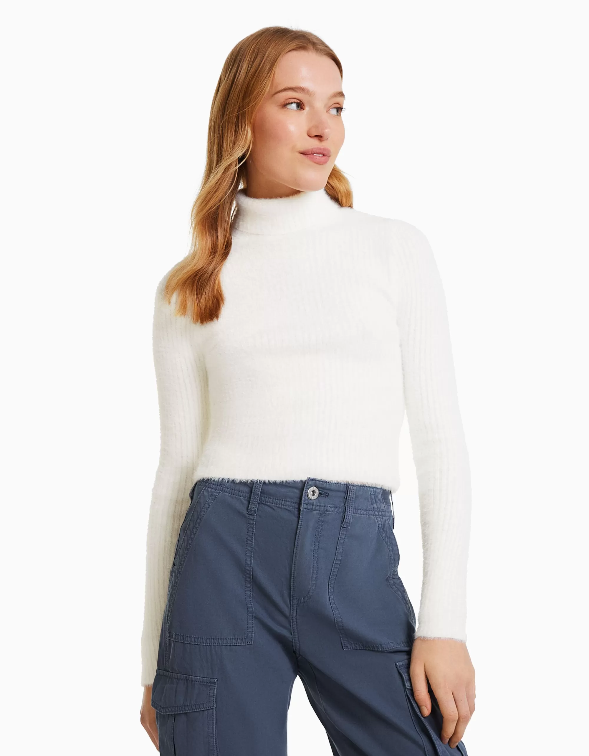 MUJER BERSHKA Jersey pelo cuello vuelto