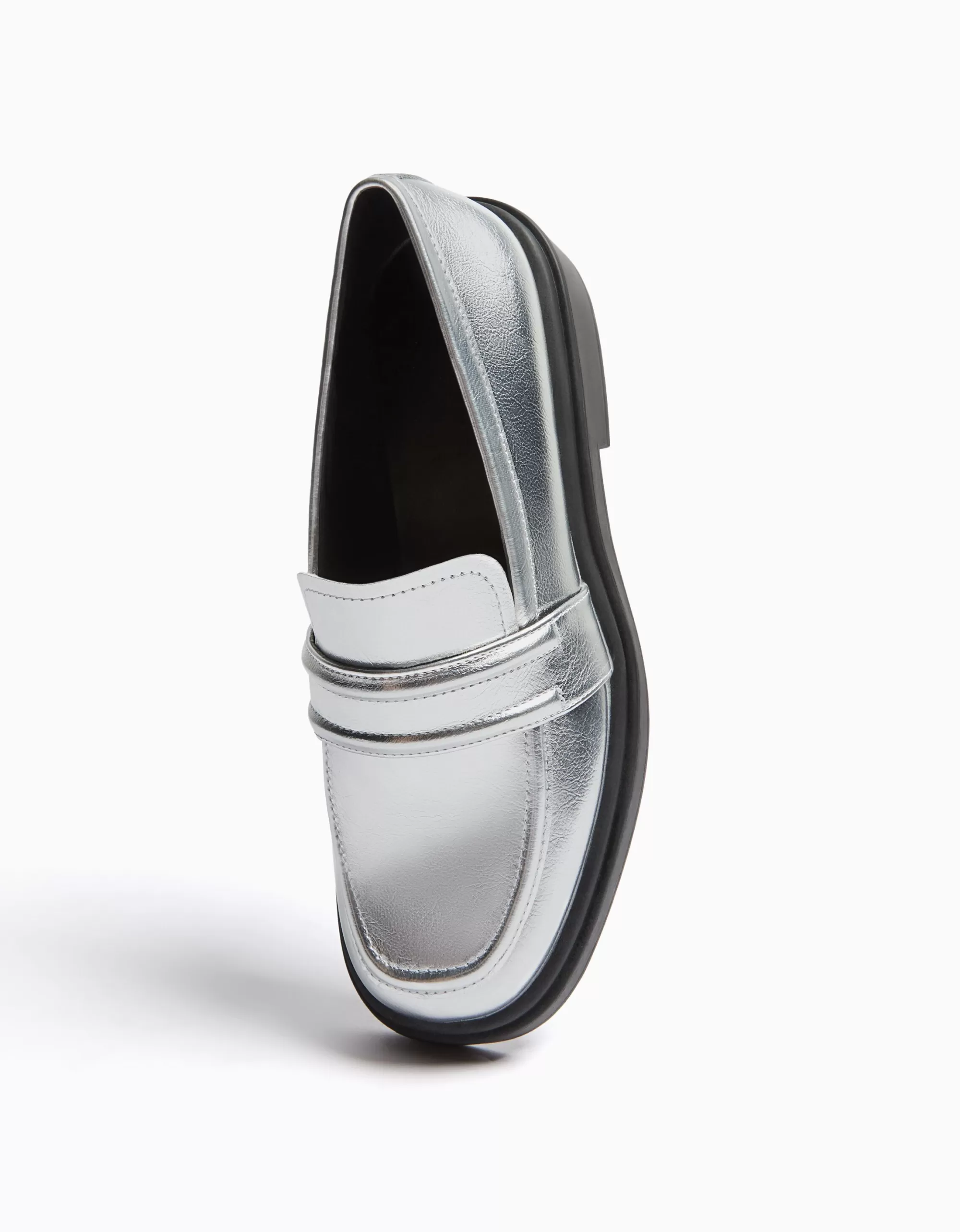 MUJER BERSHKA Mocasín metalizado