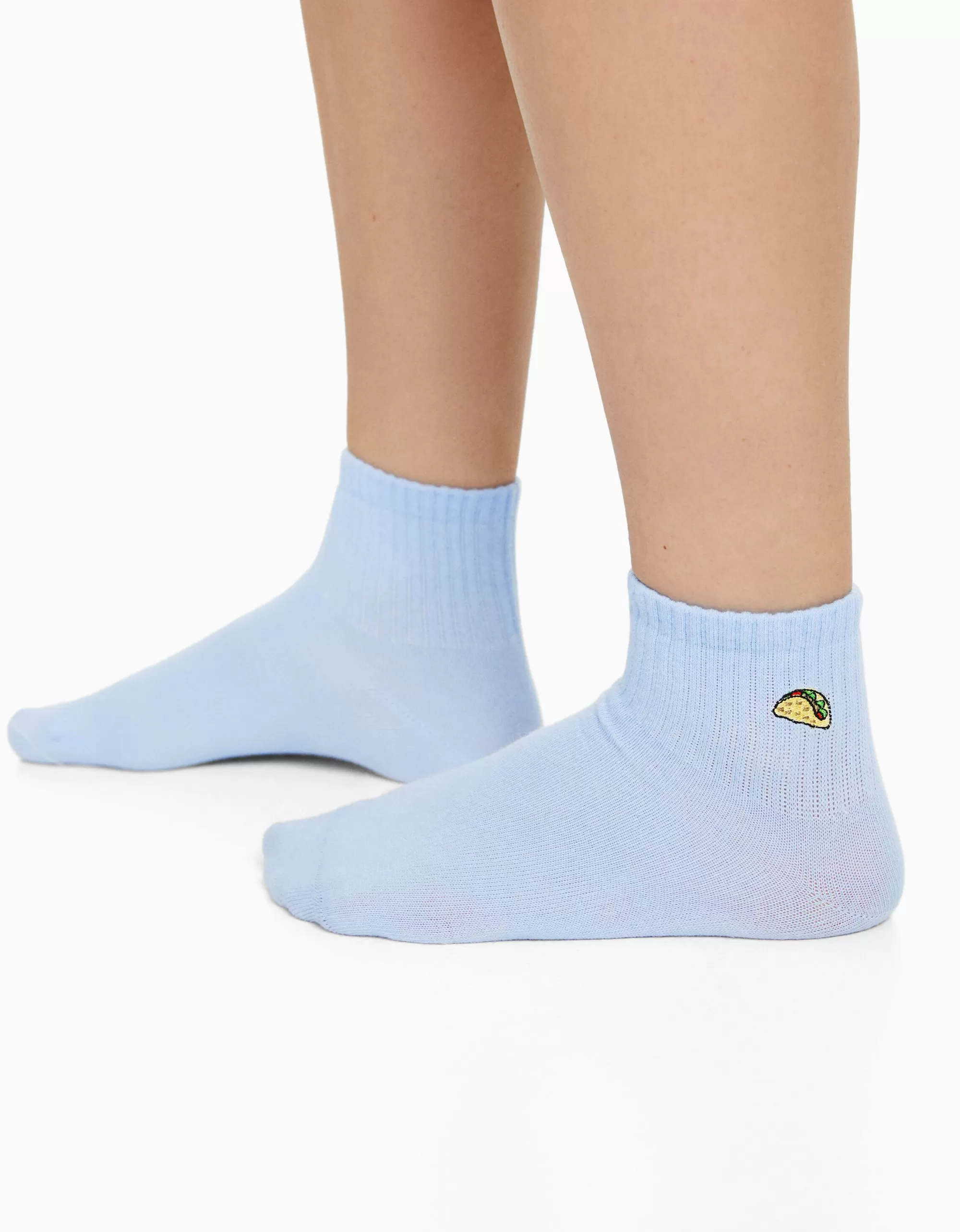 MUJER BERSHKA Pack 3 calcetines tobilleros bordado