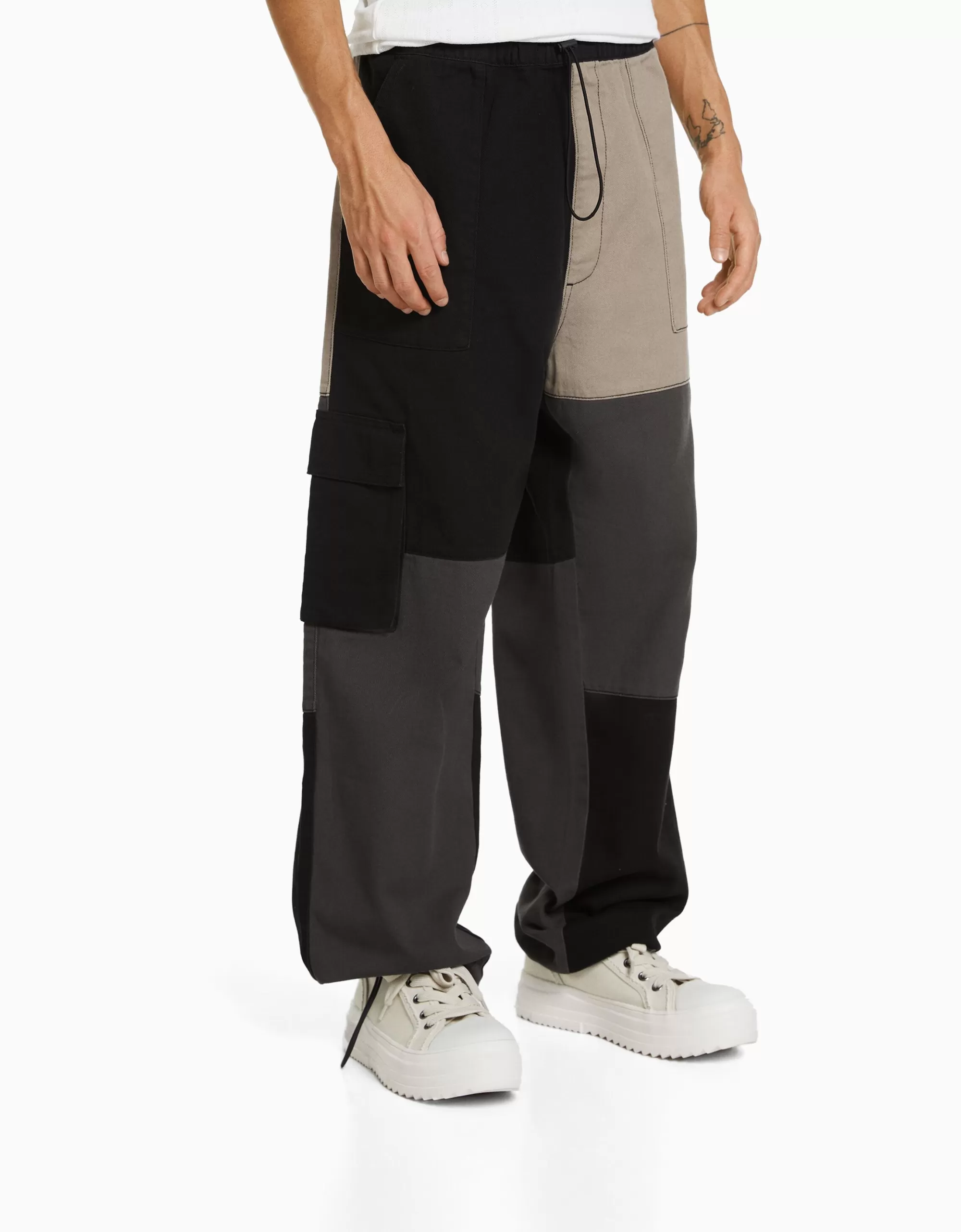 HOMBRE BERSHKA Pantalón cargo jogger color block