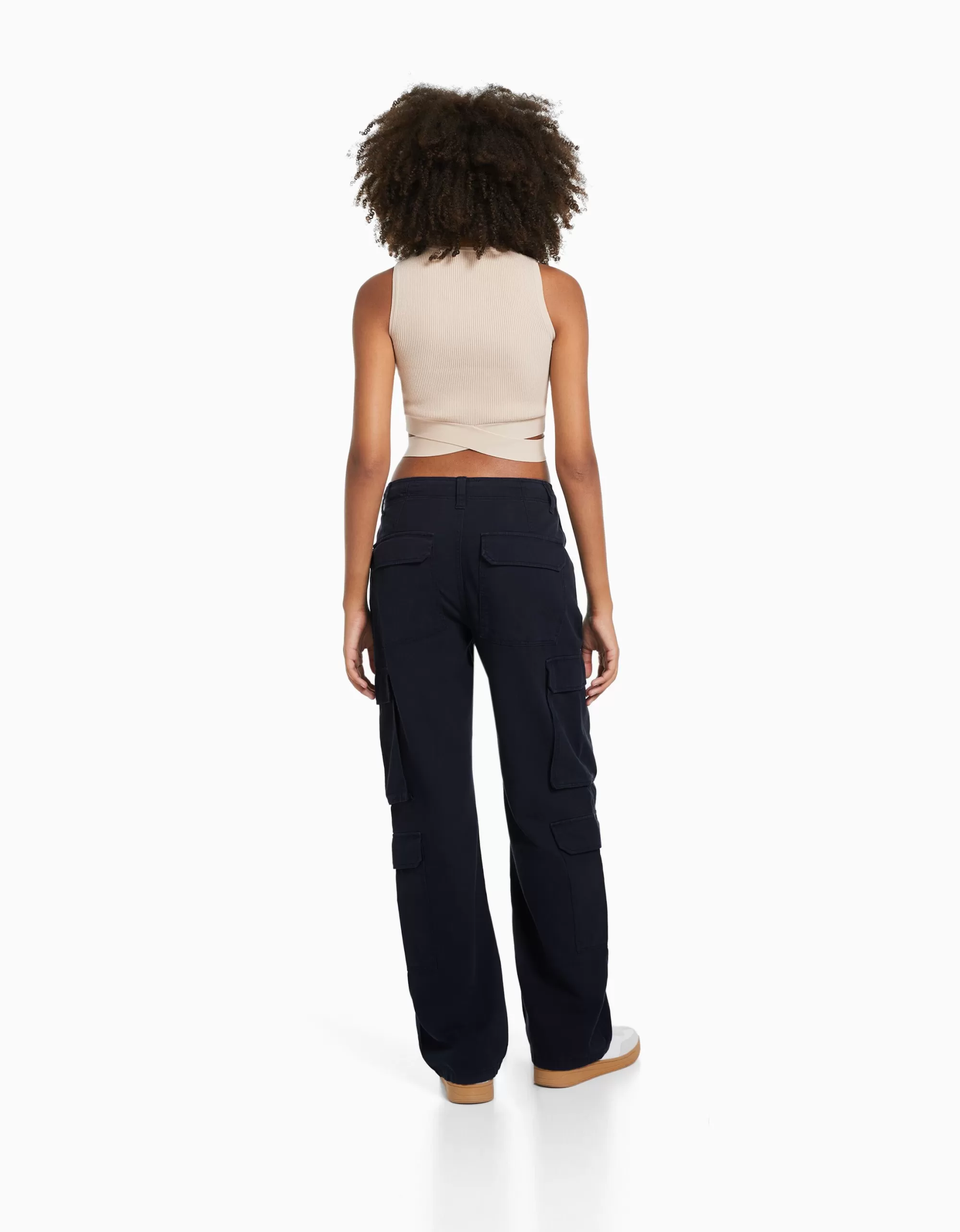 MUJER BERSHKA Pantalón cargo sarga multipocket ajustable