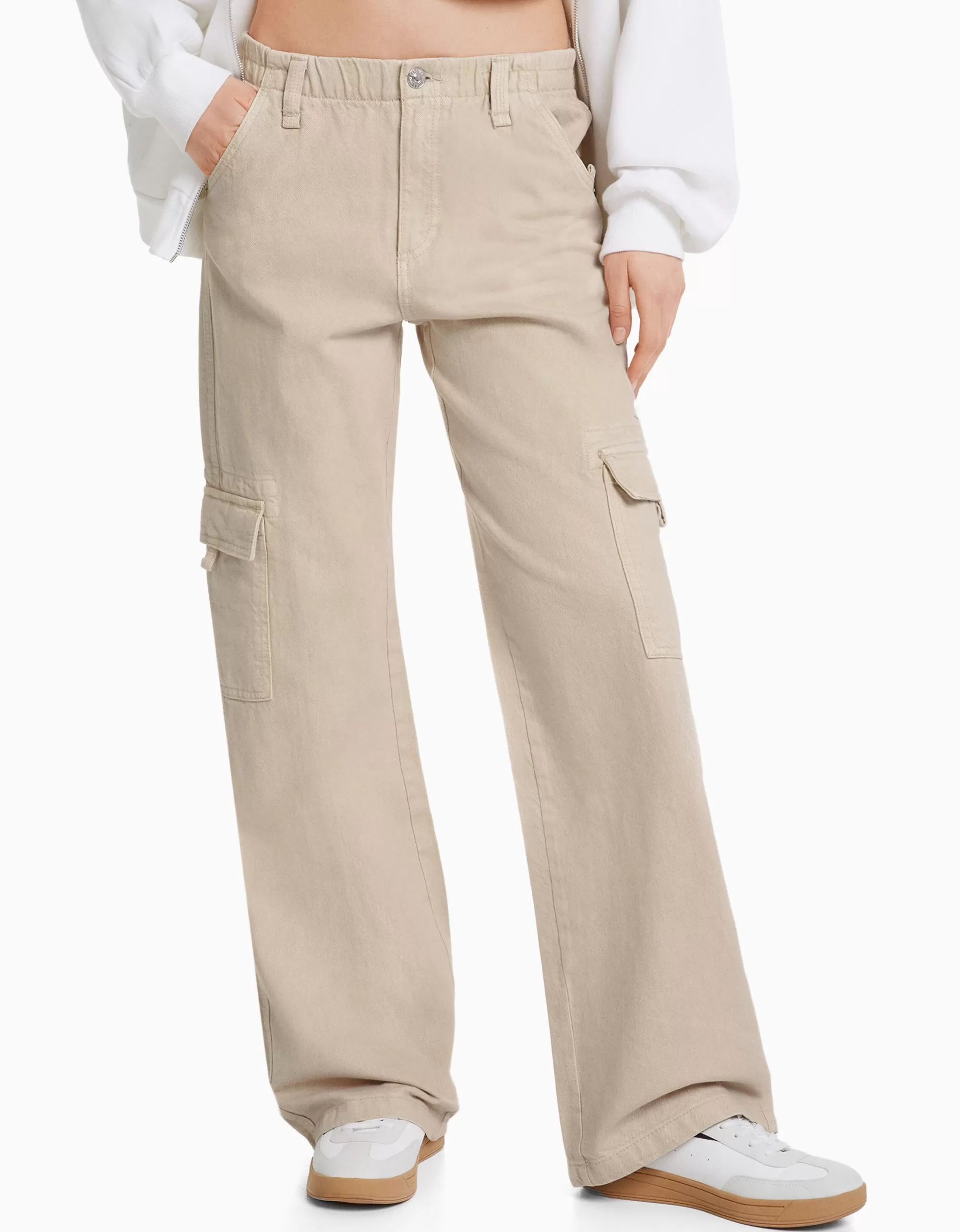 MUJER BERSHKA Pantalón cargo straight sarga goma cintura