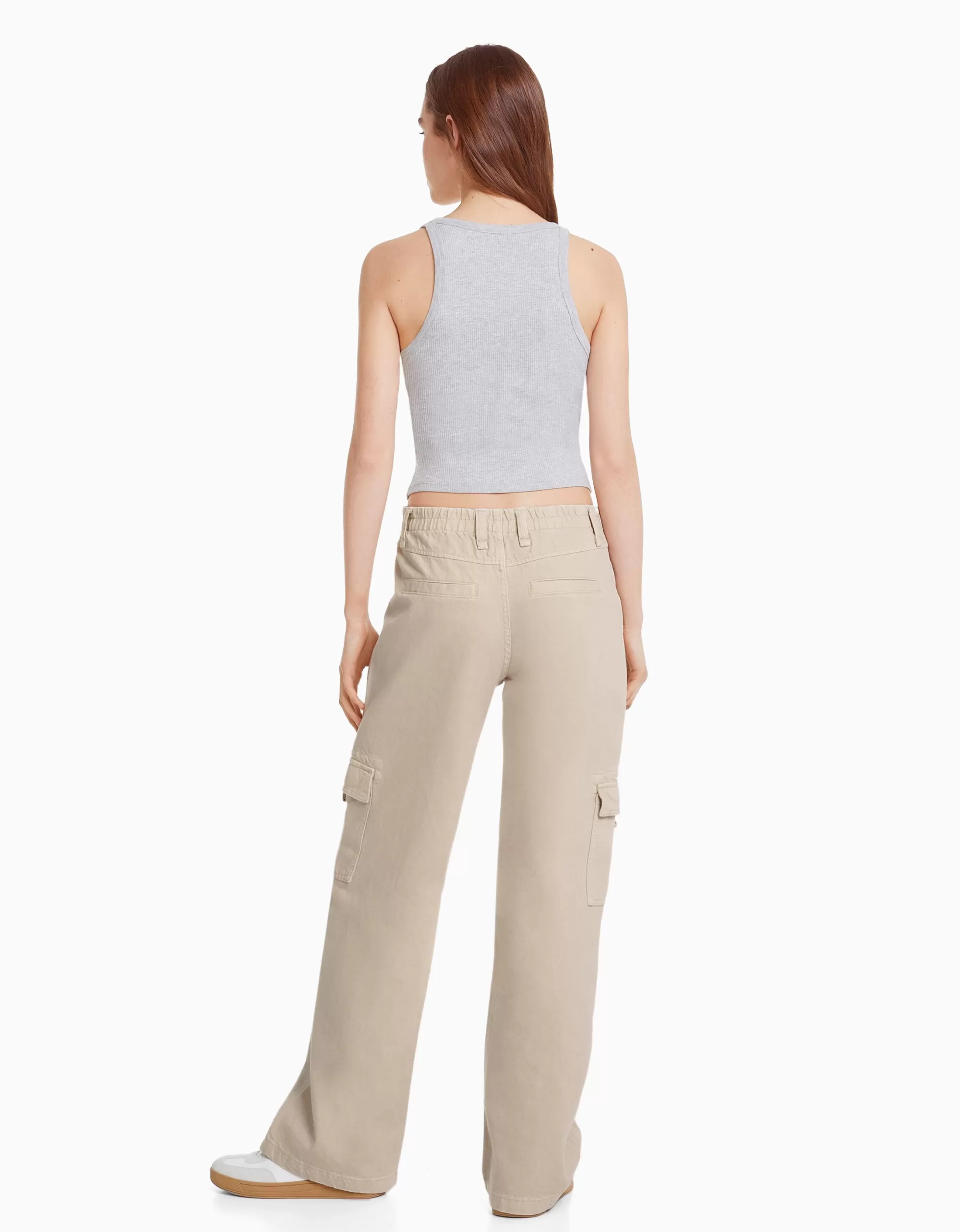 MUJER BERSHKA Pantalón cargo straight sarga goma cintura