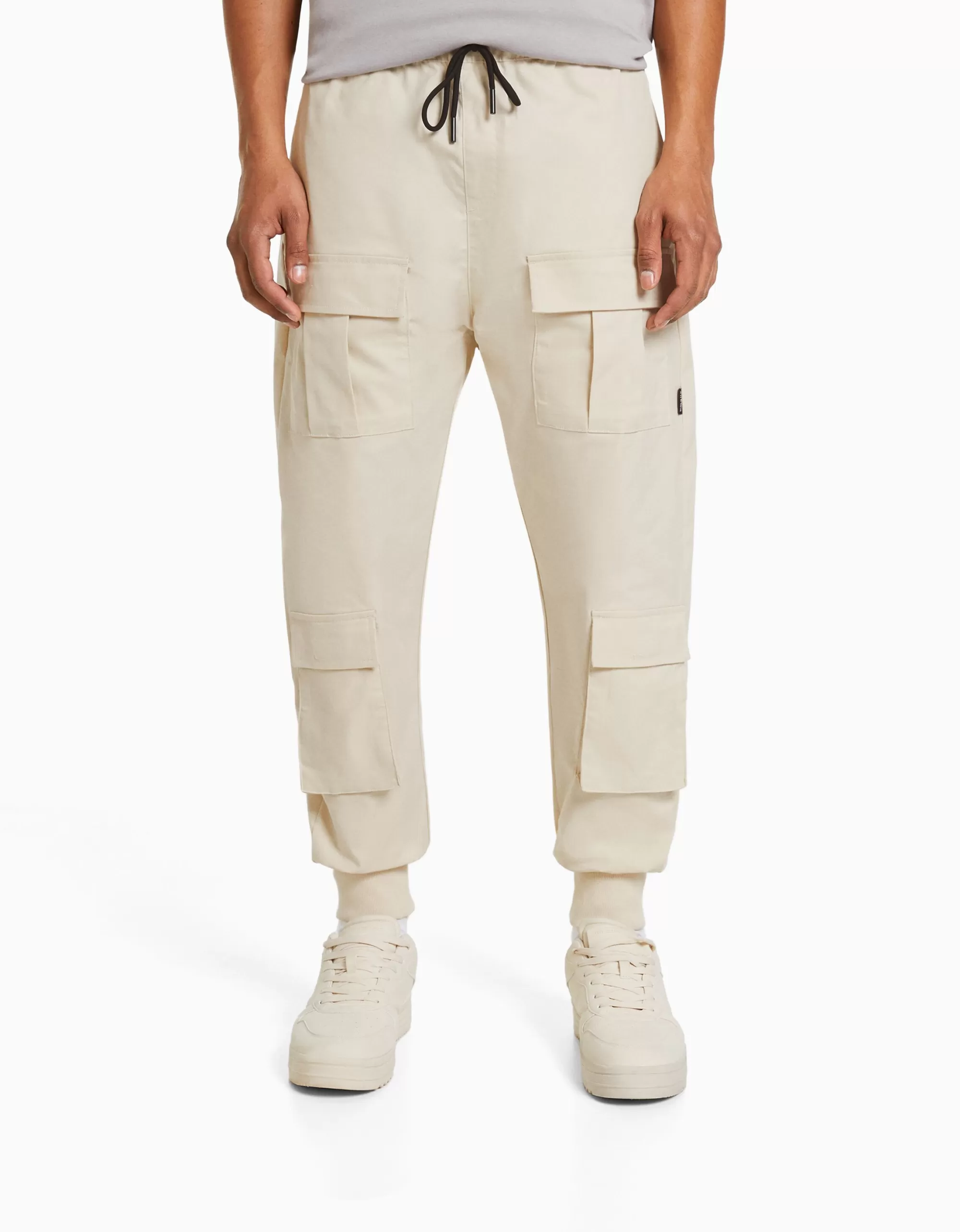 HOMBRE BERSHKA Pantalón jogger multicargo técnico