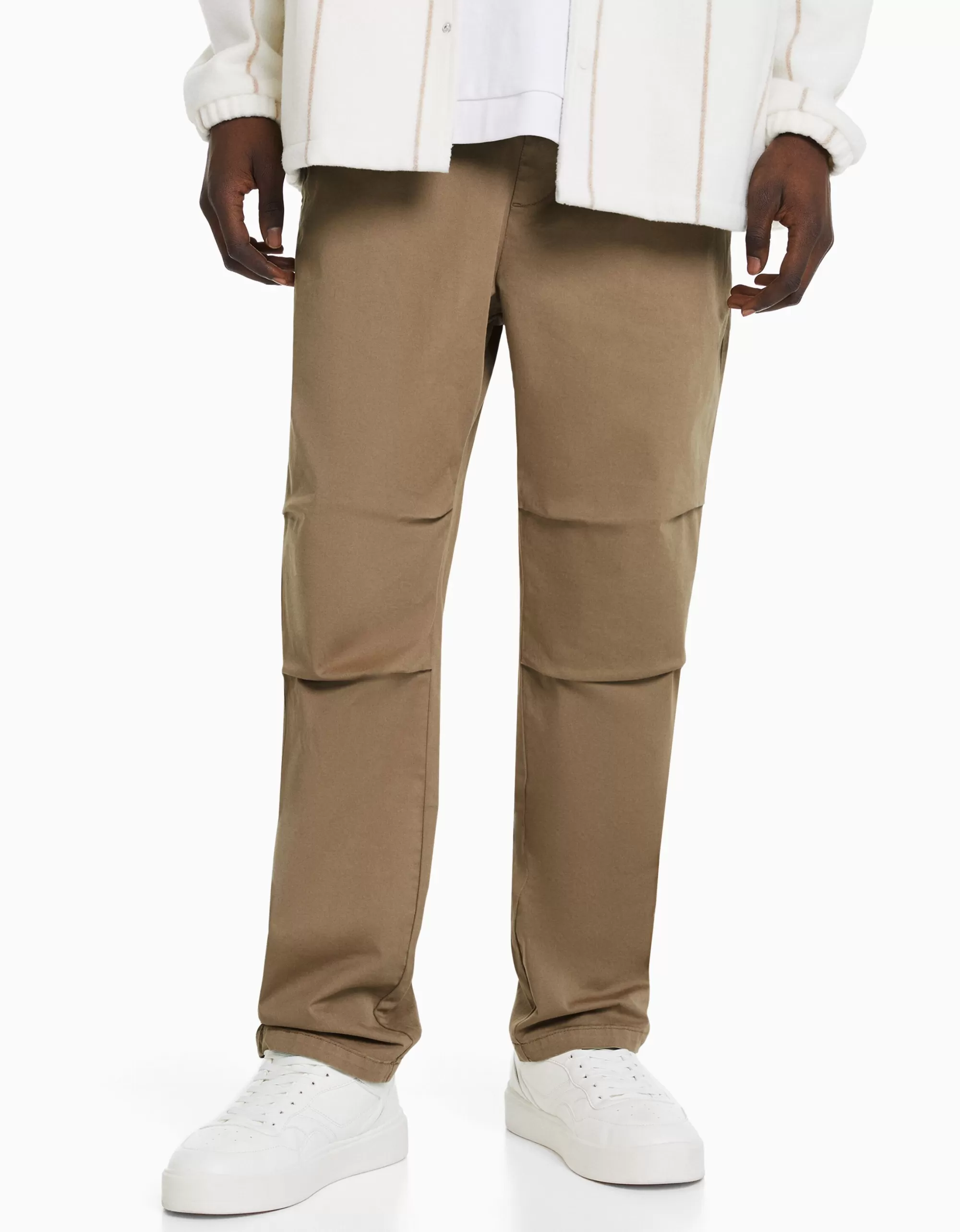 HOMBRE BERSHKA Pantalón loose algodón