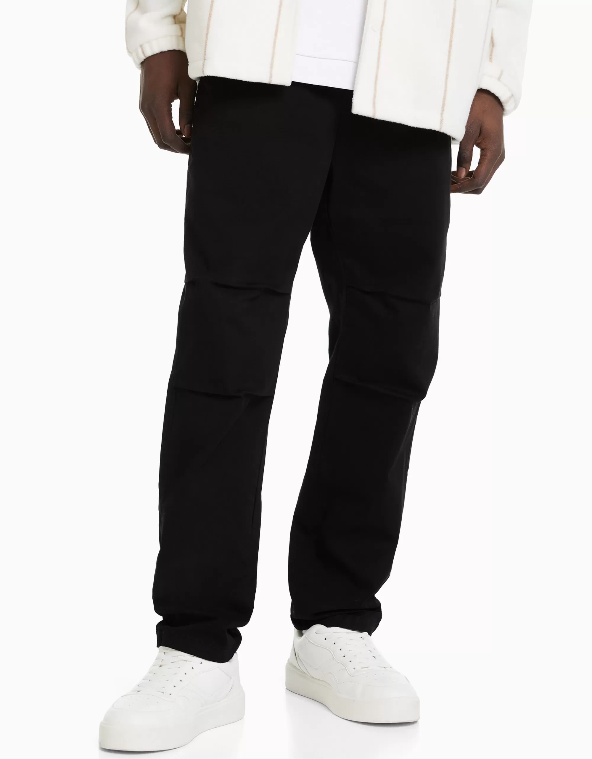 HOMBRE BERSHKA Pantalón loose algodón