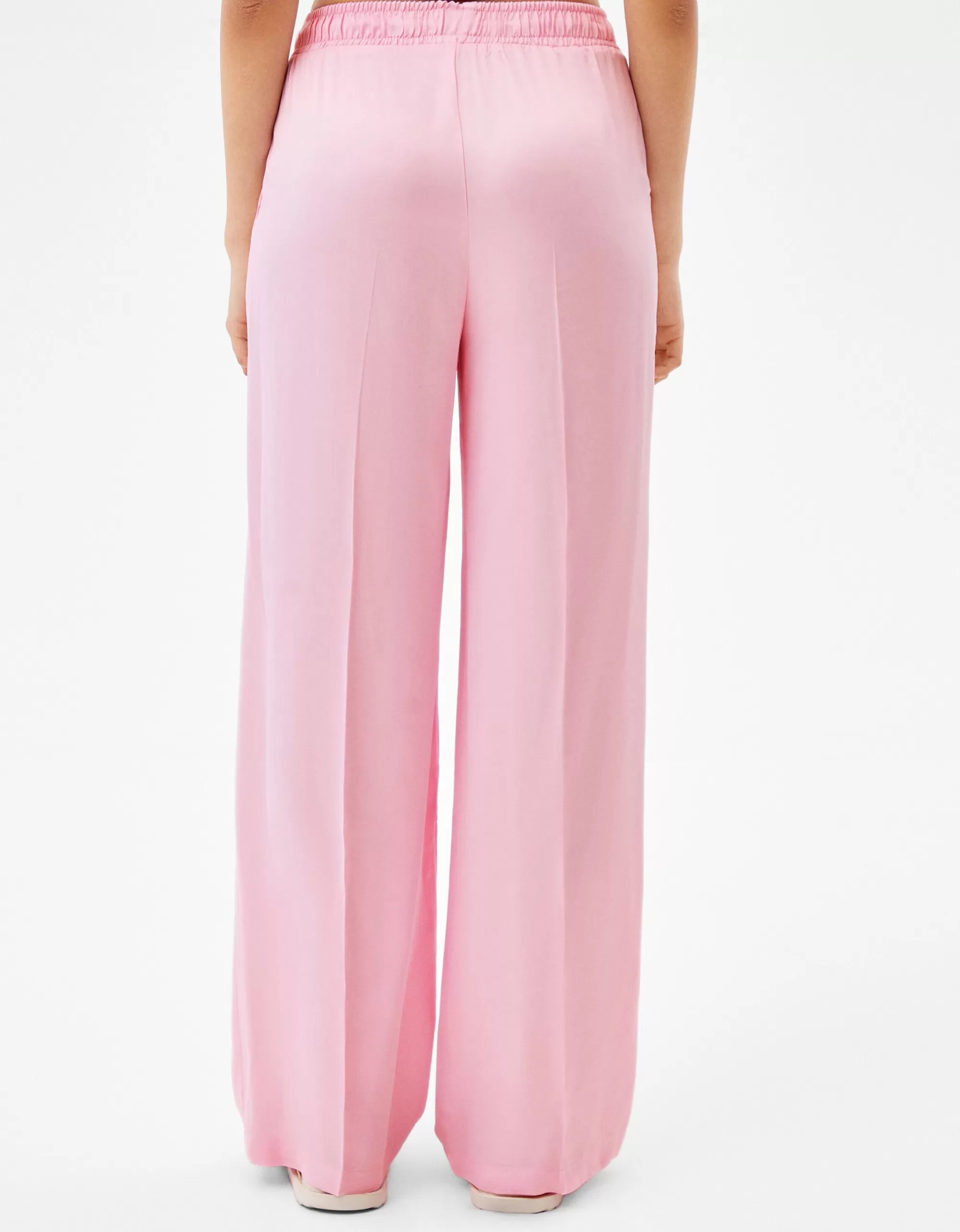 MUJER BERSHKA Pantalón wide leg satinado goma cintura