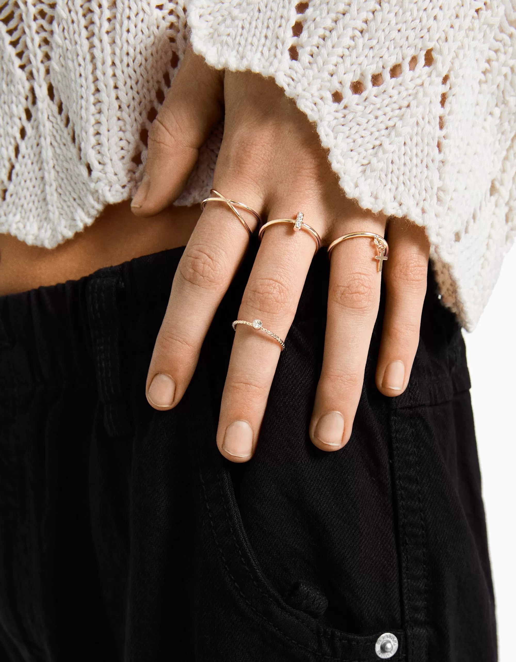 MUJER BERSHKA Set 15 anillos minimal