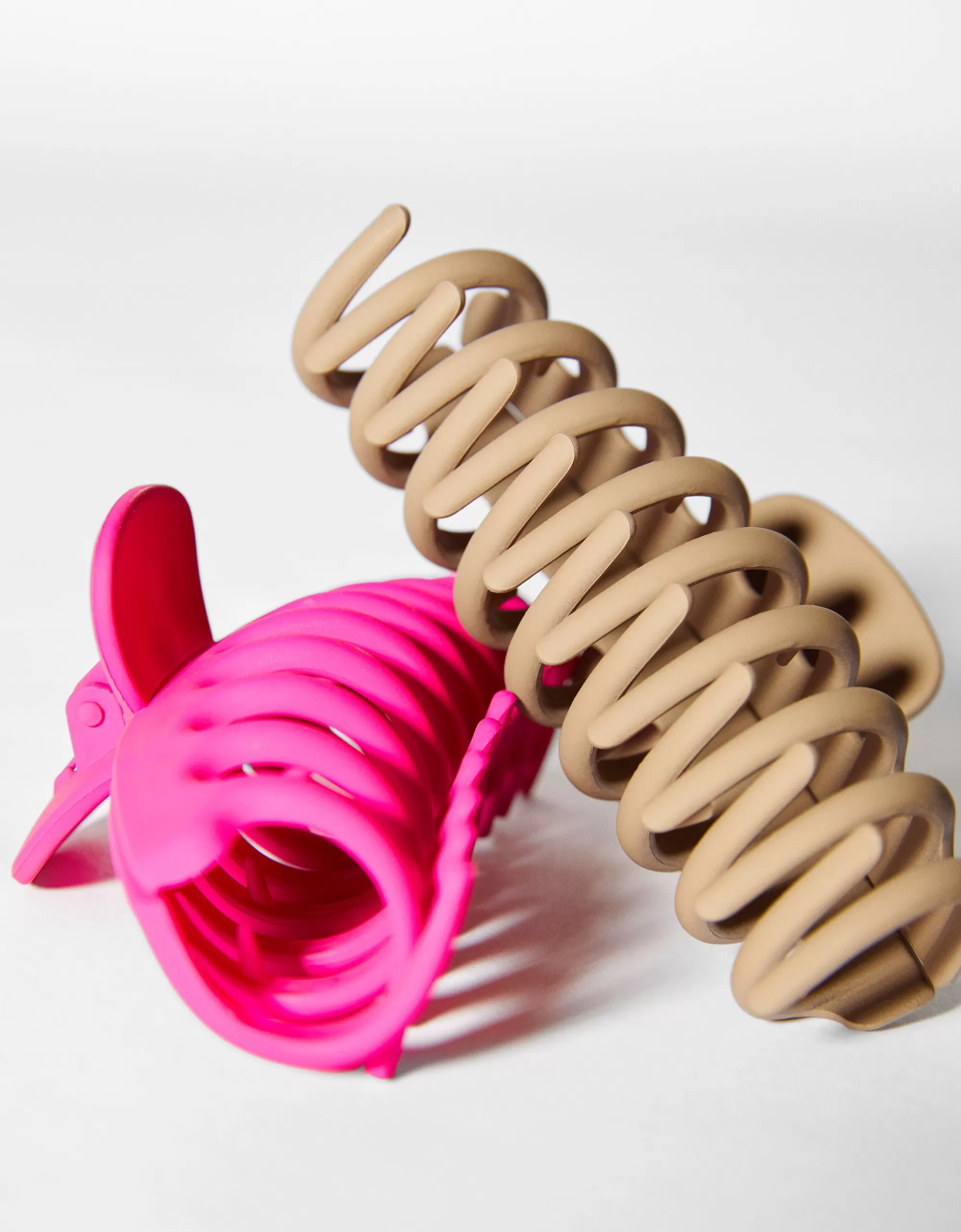 MUJER BERSHKA Set 2 pinzas pelo color