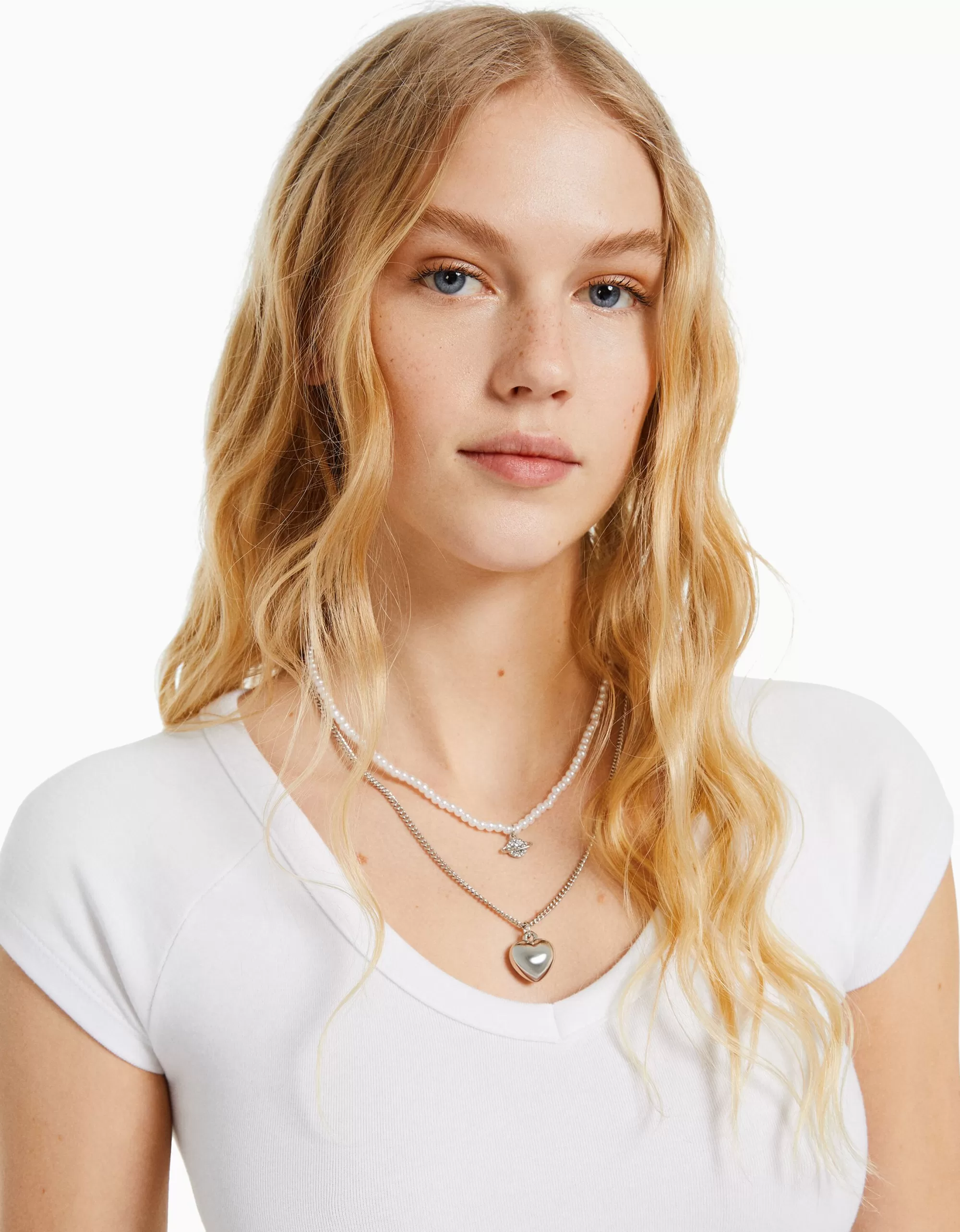 MUJER BERSHKA Set 4 collares cadena