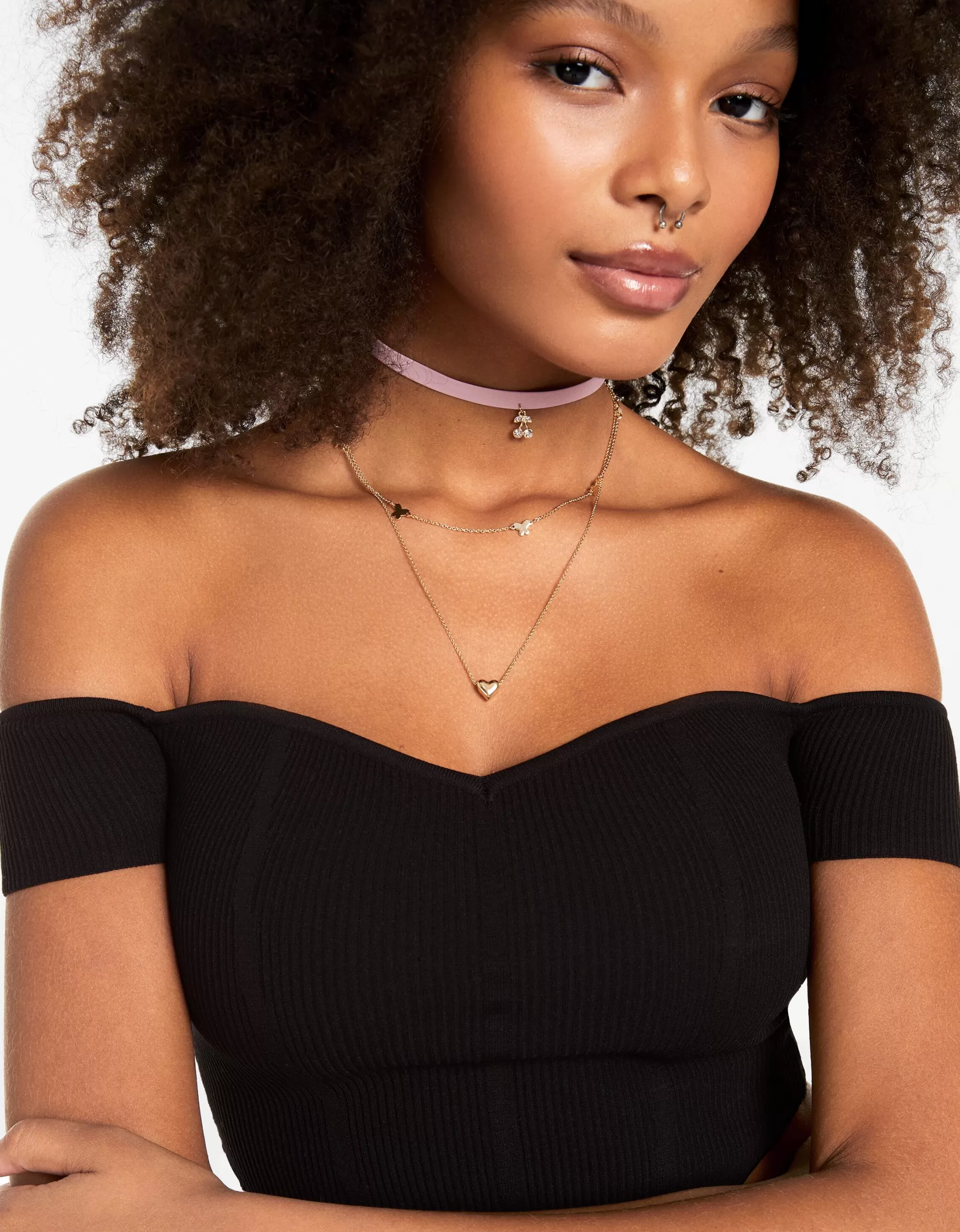 MUJER BERSHKA Set 4 collares choker mariposa corazón