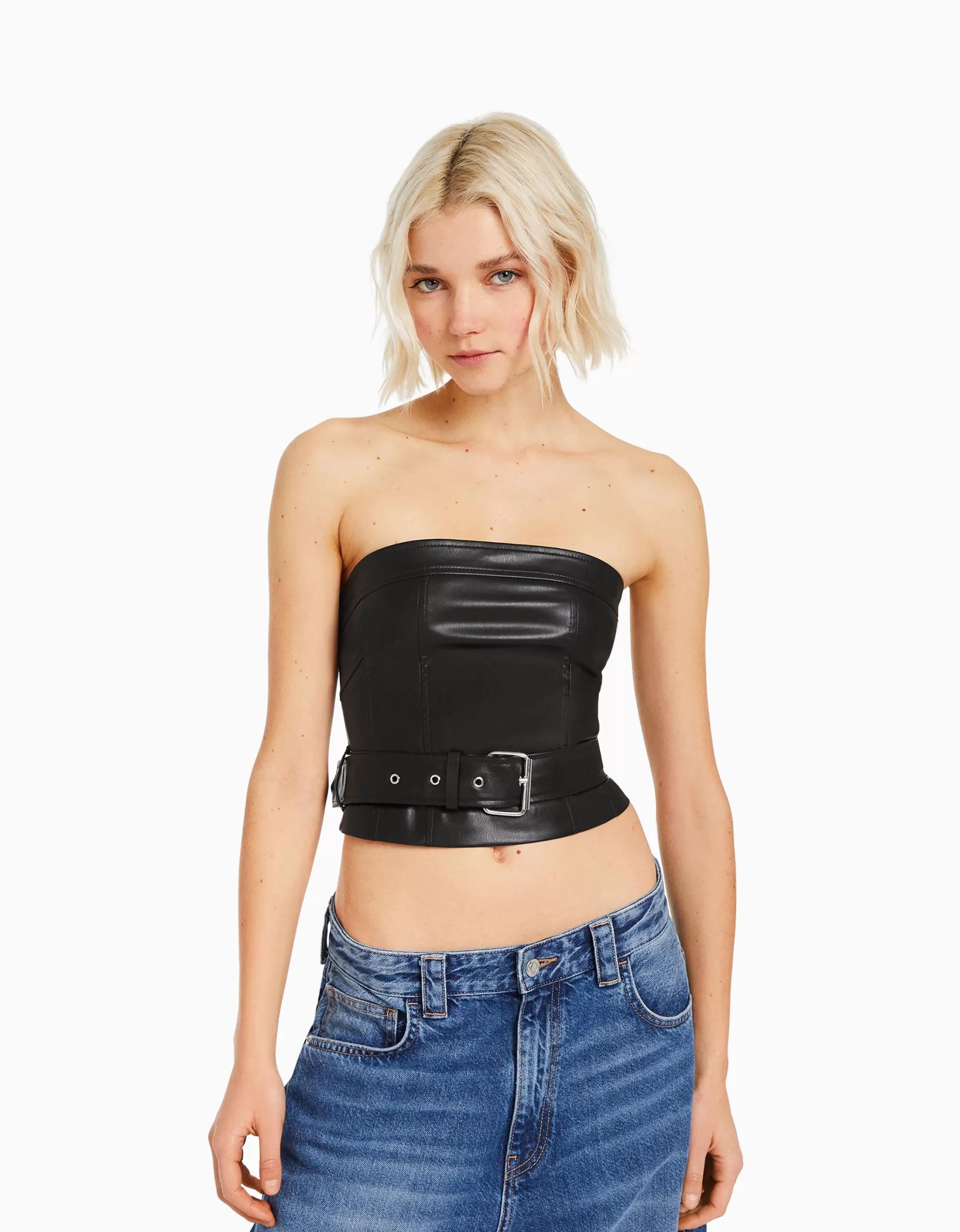 MUJER BERSHKA Top corsé efecto piel detalle cinturón