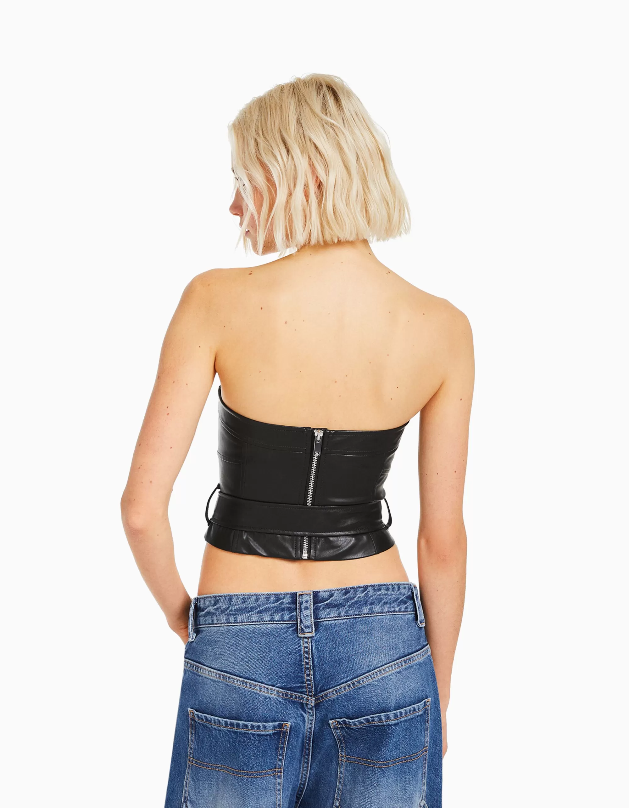 MUJER BERSHKA Top corsé efecto piel detalle cinturón