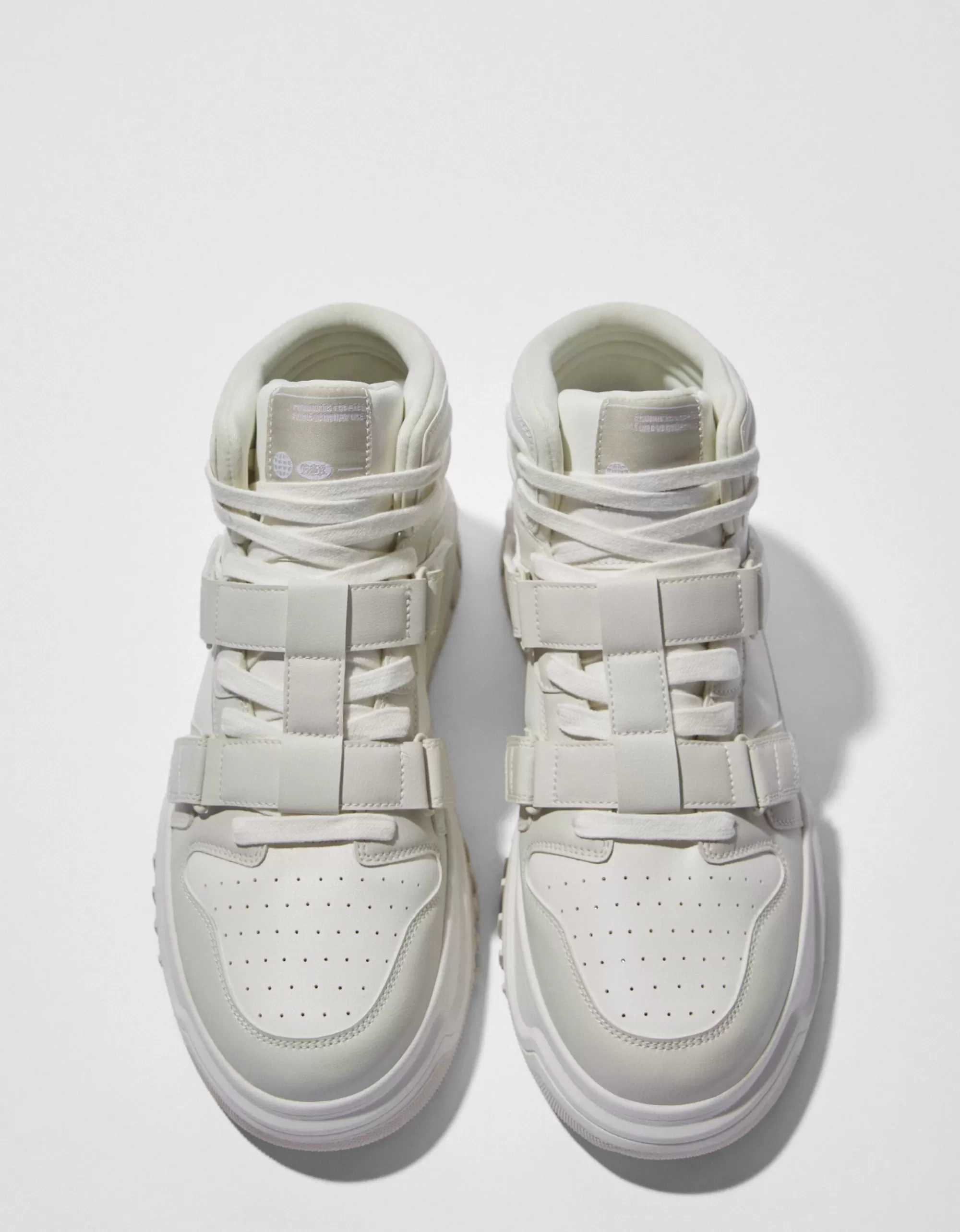 HOMBRE BERSHKA Zapatillas abotinadas detalle de tiras de quita y pon hombre